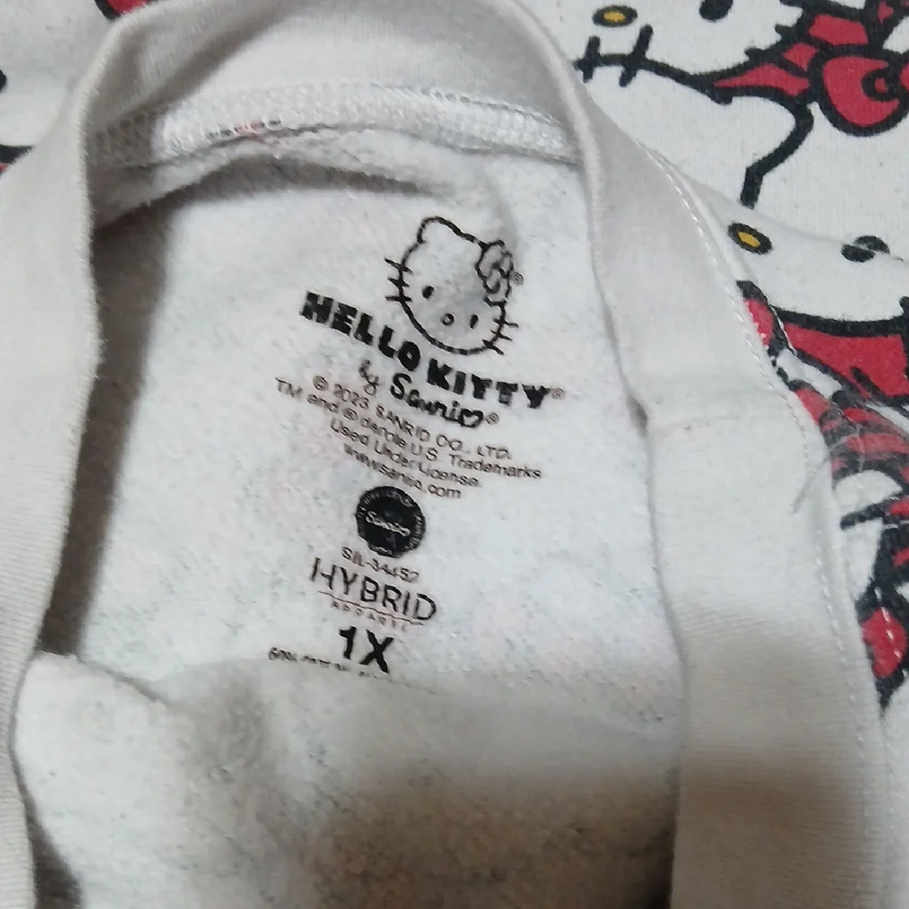Hello Kitty White and Red Sweatshirt - Picture 4 of 4